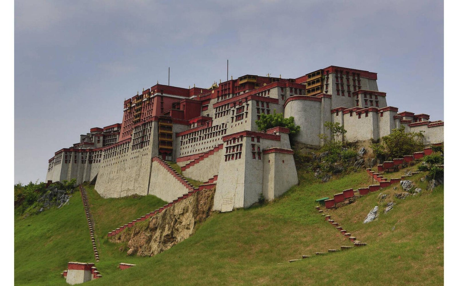 The Potala Palace as an architectural and environmental wonder architecture