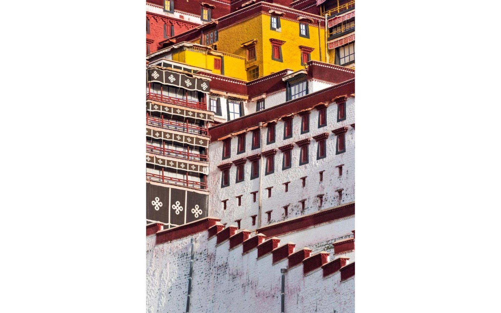 The Potala Palace as an architectural and environmental wonder architecture