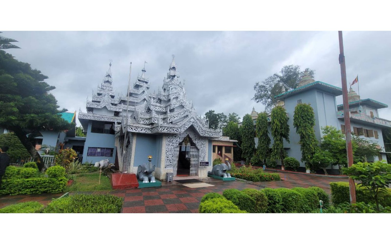 Ranghamati Rajbon Vihar architecture