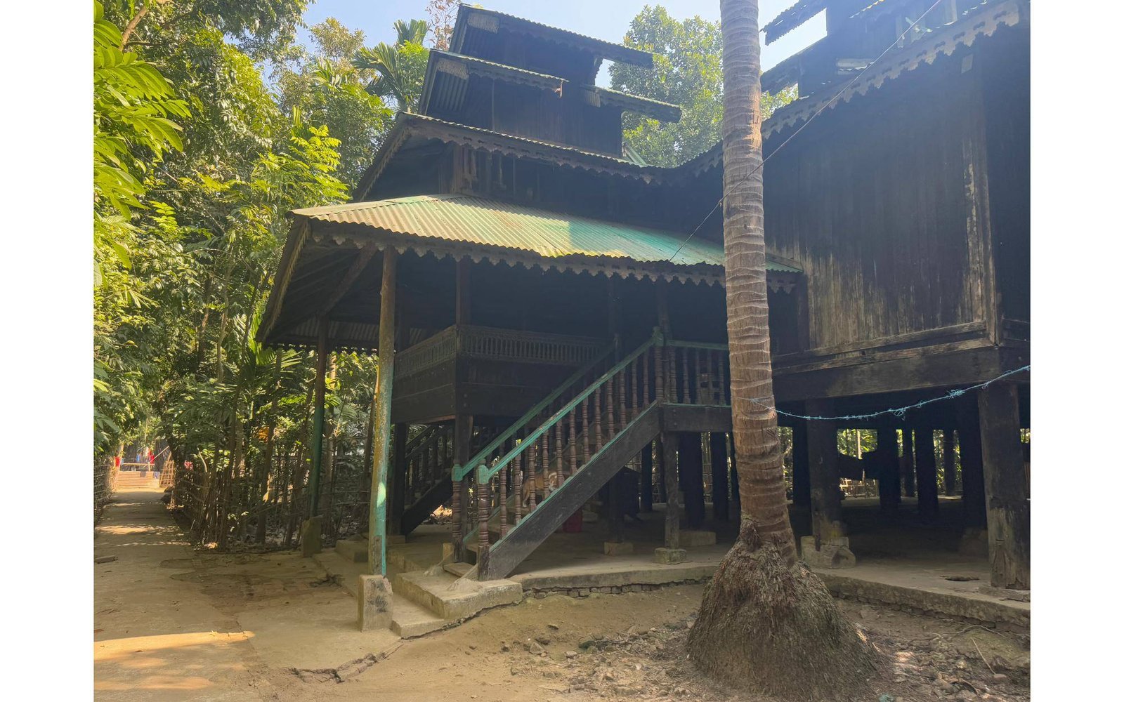 Lamar Para Buddhist Monastery