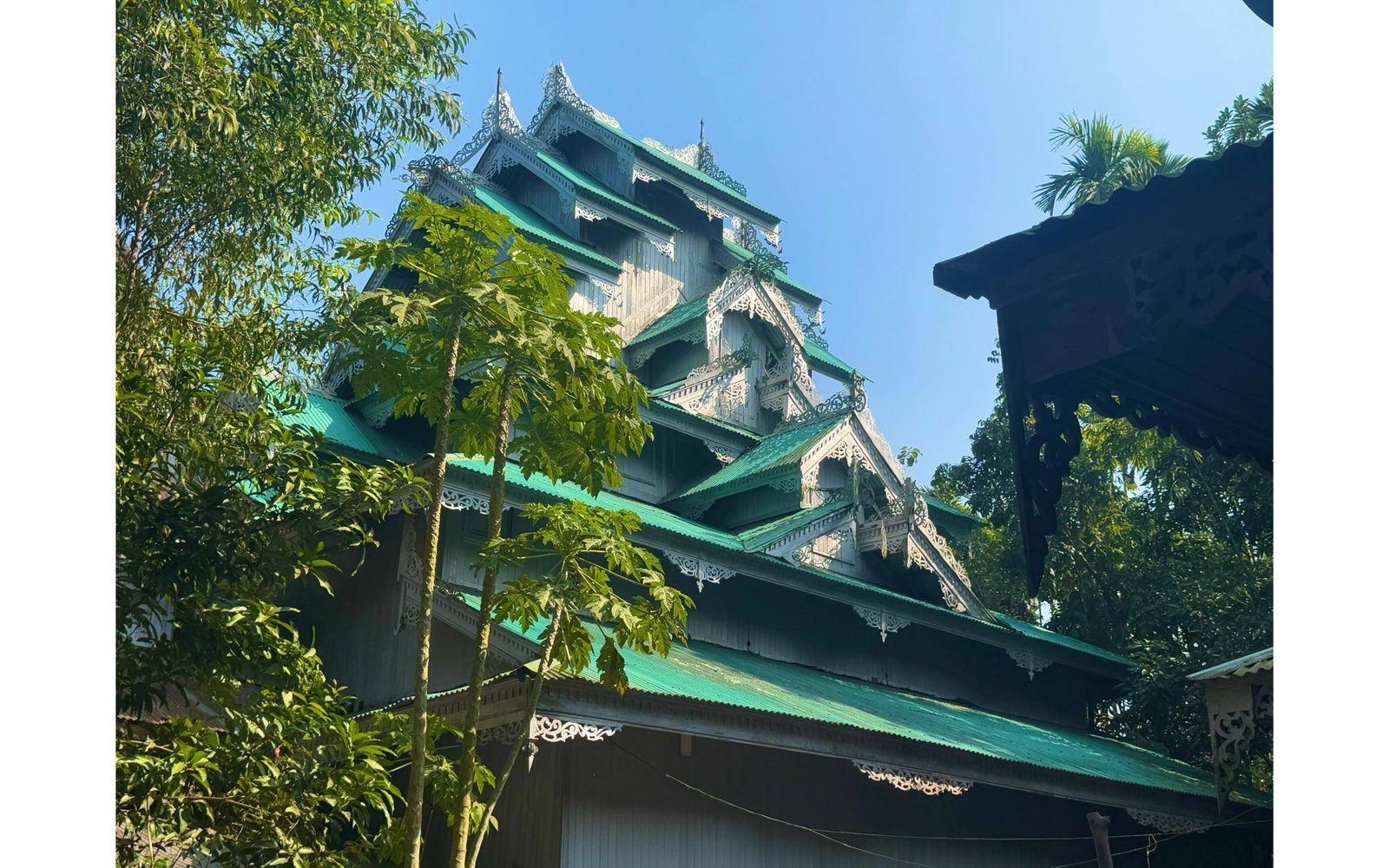 Lamar Para Buddhist Monastery